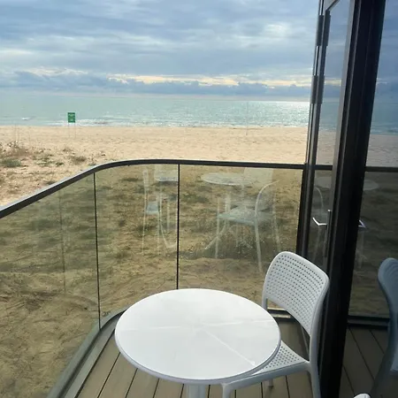 Campismo de Luxo Space Capsules Albena