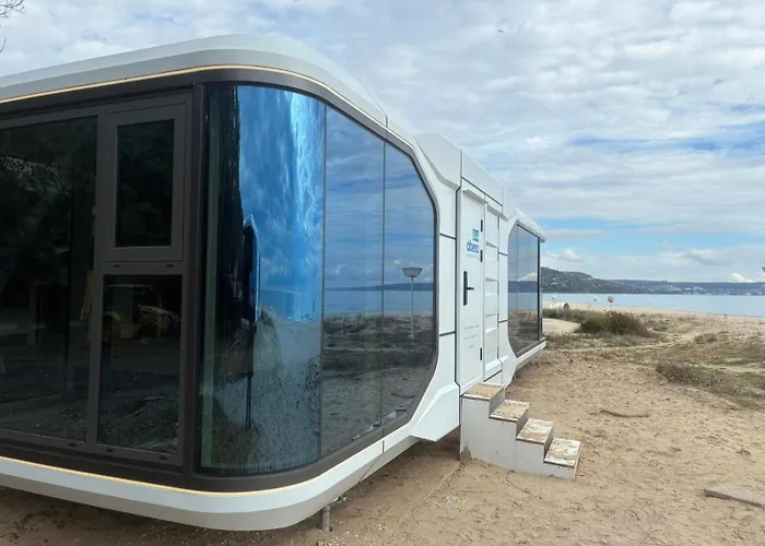 Luxe tent Space Capsules